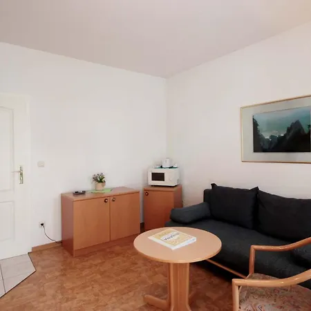 Appartamento Hans By Rujana Binz