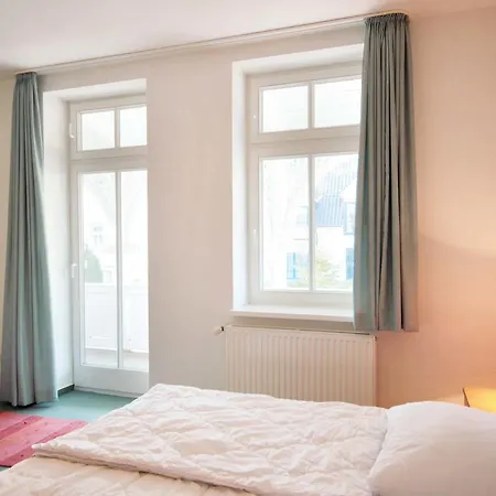 Hans By Rujana * Binz